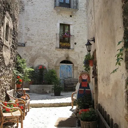 Lo Scalino Di Pietra بيت للعطل