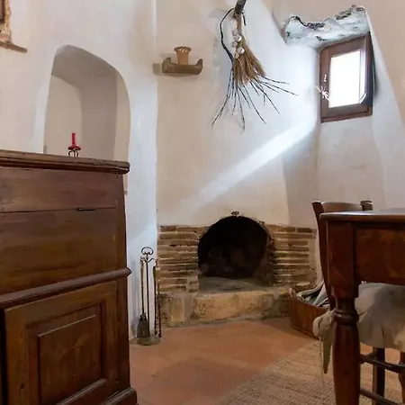 Lo Scalino Di Pietra سانتو ستيفانو دي سيسانيو