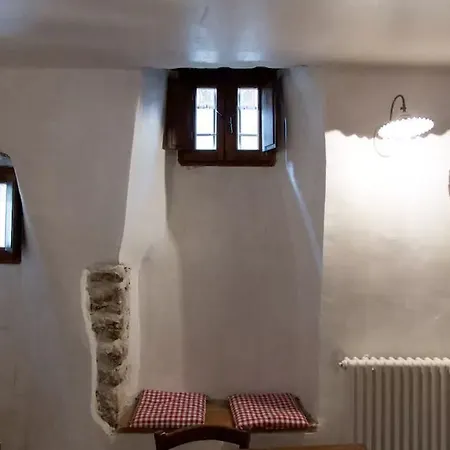 بيت للعطل Lo Scalino Di Pietra سانتو ستيفانو دي سيسانيو