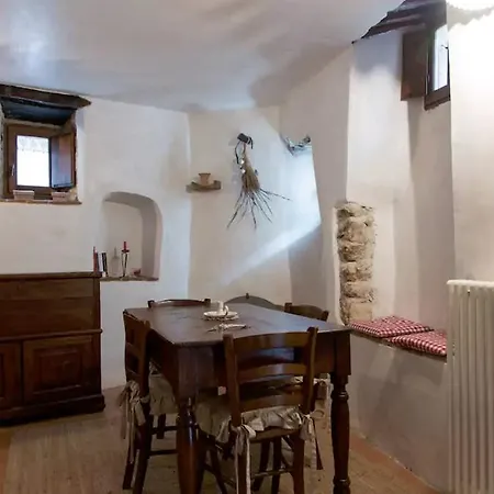 Lo Scalino Di Pietra *