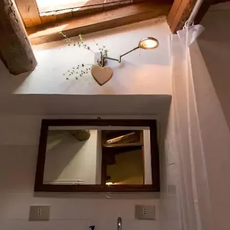 Lo Scalino Di Pietra